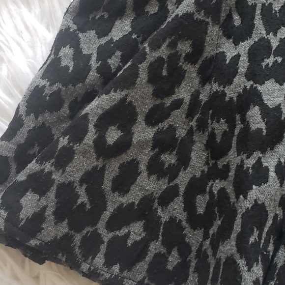Ann Taylor animal print miniskirt - Picture 5 of 6